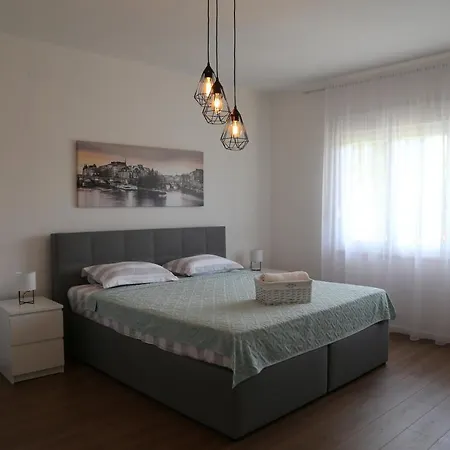 Garden House Apartment