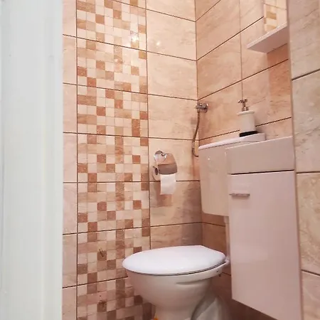 Garden House Apartment *